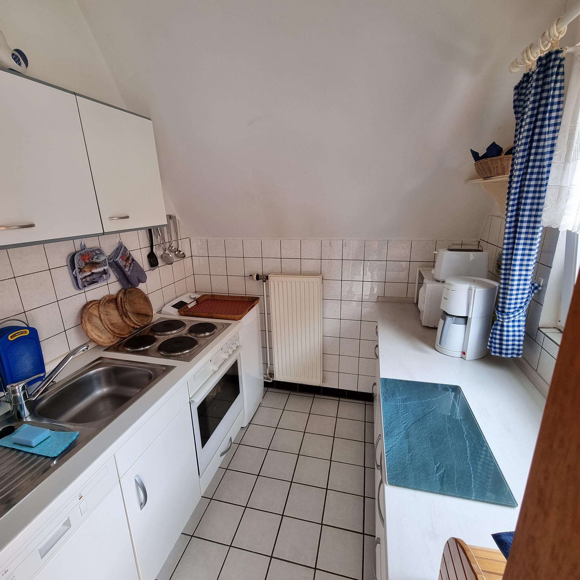 Voll ausgestattete Küche